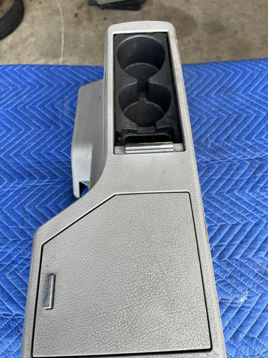 2002-2007 Saturn Vue Gray Center Console Armrest Trim Cup Holders OEM #619EM