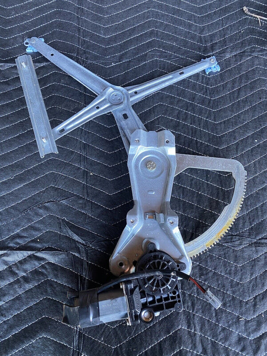 1995-1998 Volvo V90 S90 Front Right Passenger Window Regulator Power OEM #2206E