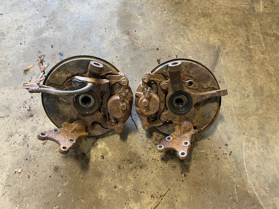 99-01 Isuzu Vehicross Left & Right Hub Steering Knuckle & Calipers OEM #1459E