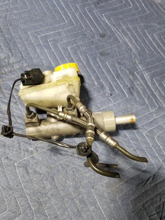 2002-2008 Jaguar X-Type 2.5L X400 Brake Master Cylinder & Reservoir OEM #1949E