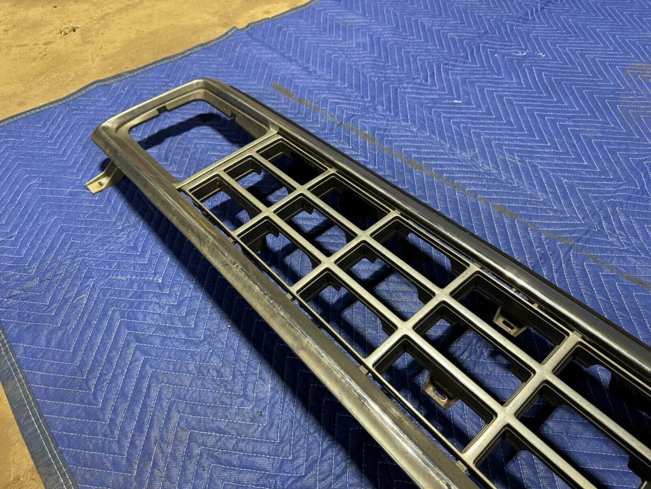 1983-1988 Ford Ranger Bronco II Chrome Grille Complete OEM #3173E