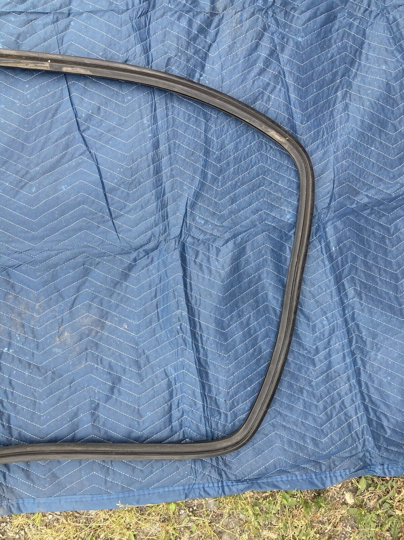 1982-1994 BMW E30 318i 325i Front Windshield Gasket Seal Weatherstripping #2259M