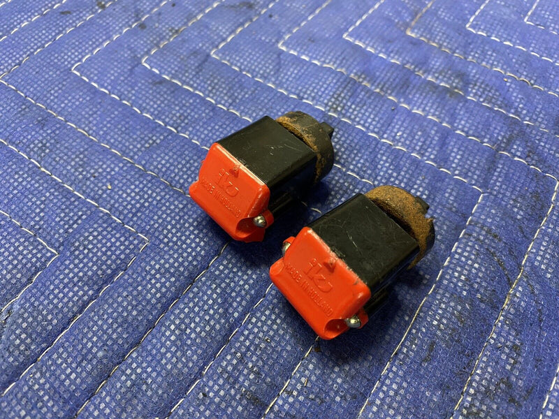 Volvo 240 Left & Right Power Heated Mirror  Adjustment Switches Center #3063E
