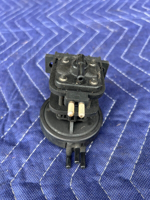 1979-1985 Mercedes 300SD W126 Vacuum Pressure Converter 1233001133 OEM #370EM