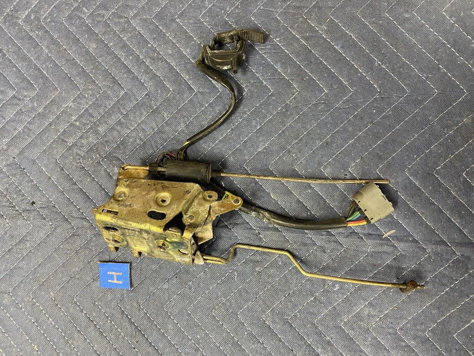 1983-1993 Volvo 240 Driver Front Power Door Lock Actuator 1307698 RARE #2172E