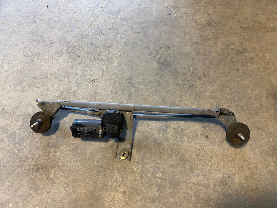 1998-2004 Volvo V70 V70R S70 C70 Windshield Wiper Motor & Transmission #440E