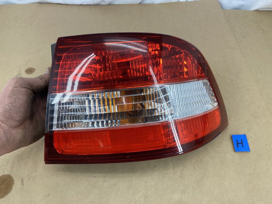 2000-2001 Lexus ES300 Passenger Right RH Rear Outer Side Tail Light OEM #2404E