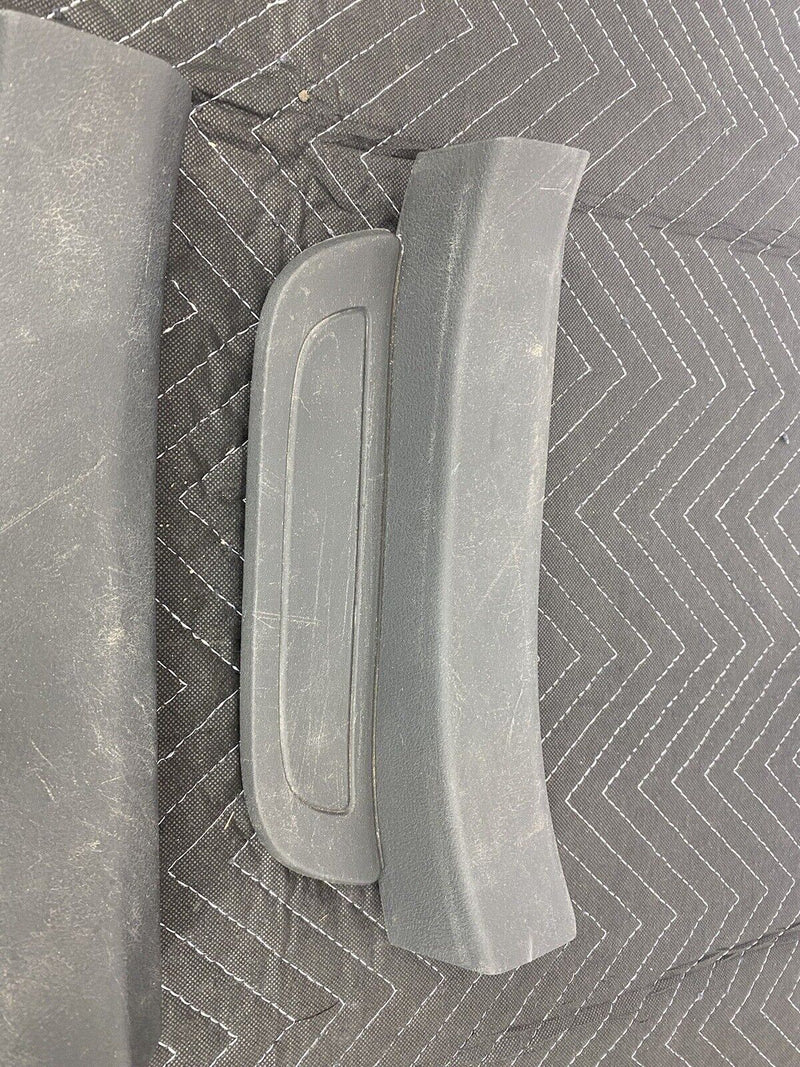 2009-2010 Pontiac Vibe Toyota Matrix 67917-02170 Door Entry Scuff Panel #3099E