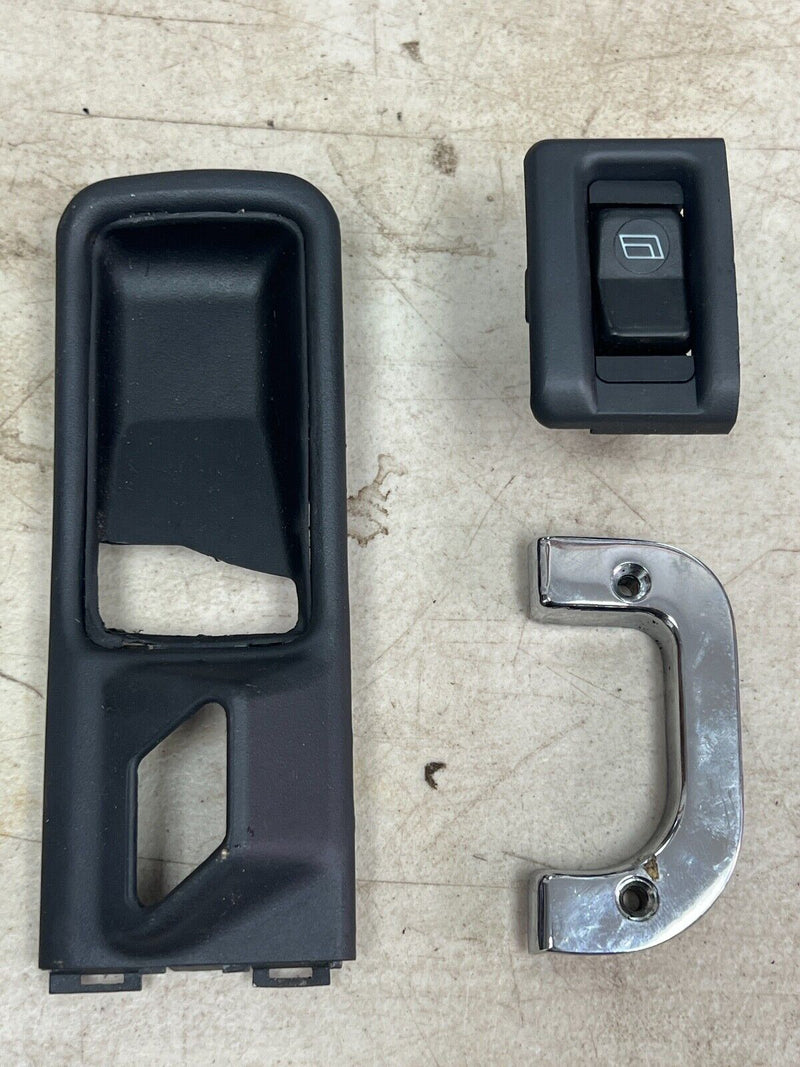 1979-1985 Mercedes 300SD W126 RH Passenger Rear Door Hardware Lock Top OEM#628EM
