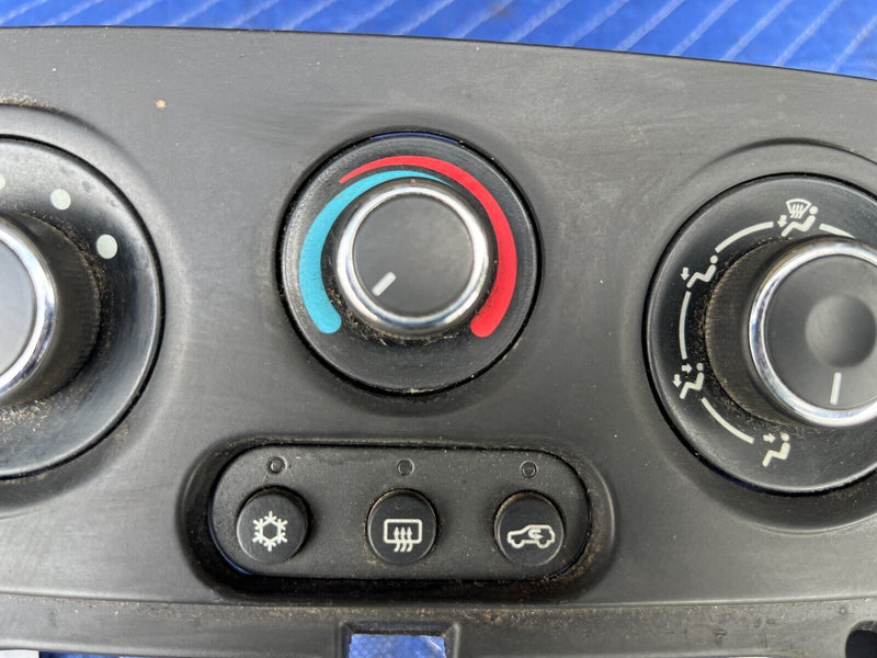 2002-2007 Saturn Vue Heat A/C HVAC Center Console Trim Vent 0603201201 OEM#458EM