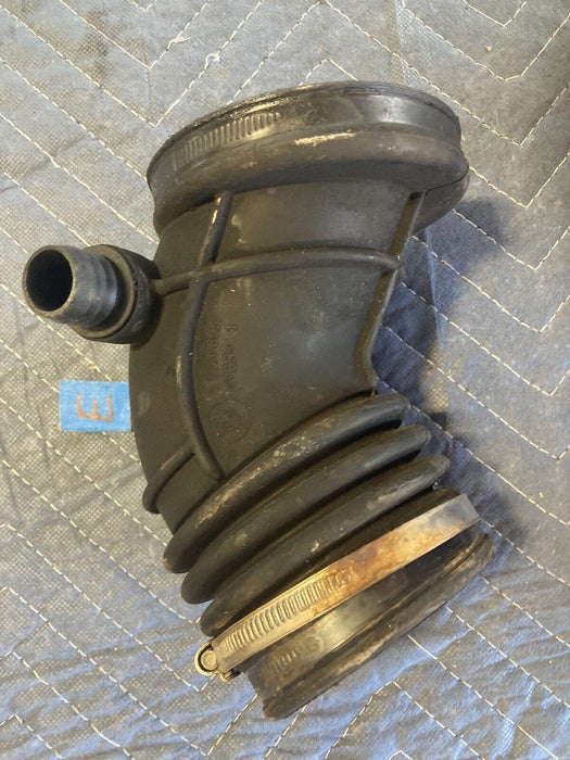 1988-1996 B MW E34 5 Series 525i 535i Air Intake Boot Duct 1703695 OEM #2051M