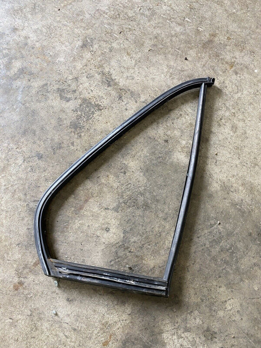 84-94 BMW 3 Series E30 Sedan Rear Left Quarter Window Seal 318i 325i 325ix #771E