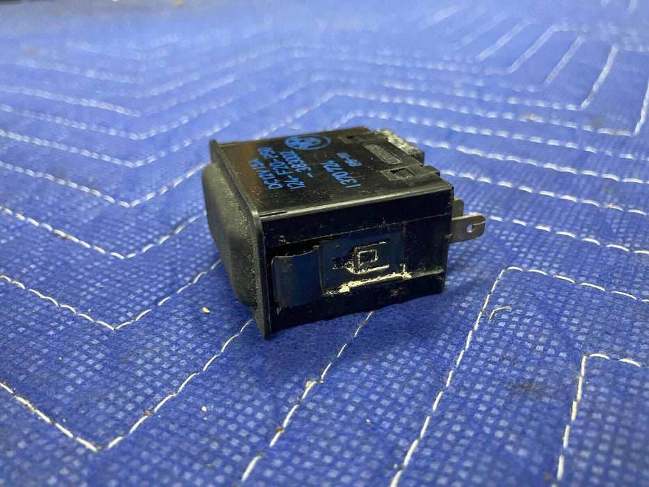 1984-1991 BMW 318i 325i E30 Circuit Breaker Switch Button 1370724 OEM #2538M