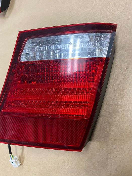 2007-2009 Lexus LS460 LS460L Rear Right Passenger Inner Tail Light Deck #2092EJ