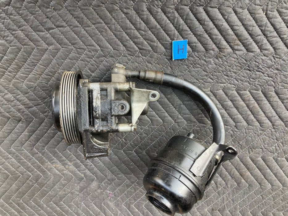 1982-1994 BMW E30 318i 325i Power Steering Pump With Reservoir OEM #2150M