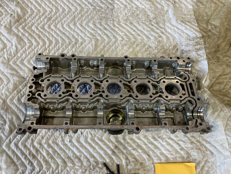 98-00 Volvo V70 V70R XC 2.3L L5 B5234 T6 Cylinder Head Valve Cover OEM #1429E