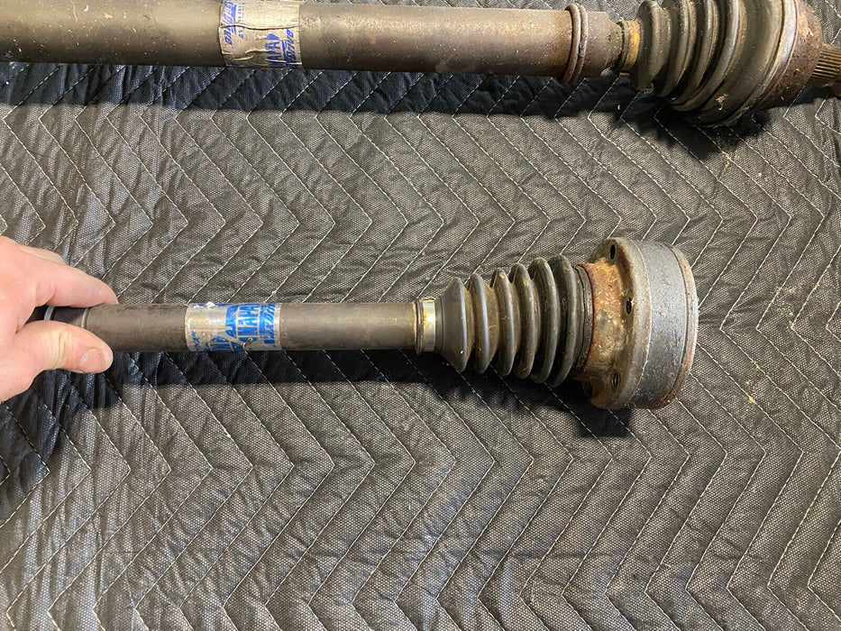 1999-2005 Volkswagen VW Jetta MK4 Manual Transmission CV Axle Pair Front #2912E