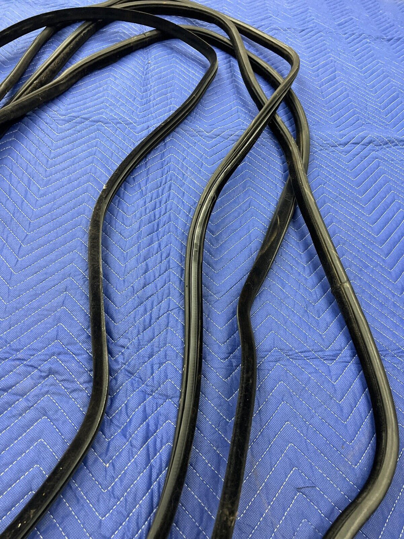 2005-2007 Volvo S60R Front & Rear Door Seal Kit Weather Stripping OEM #1078EM