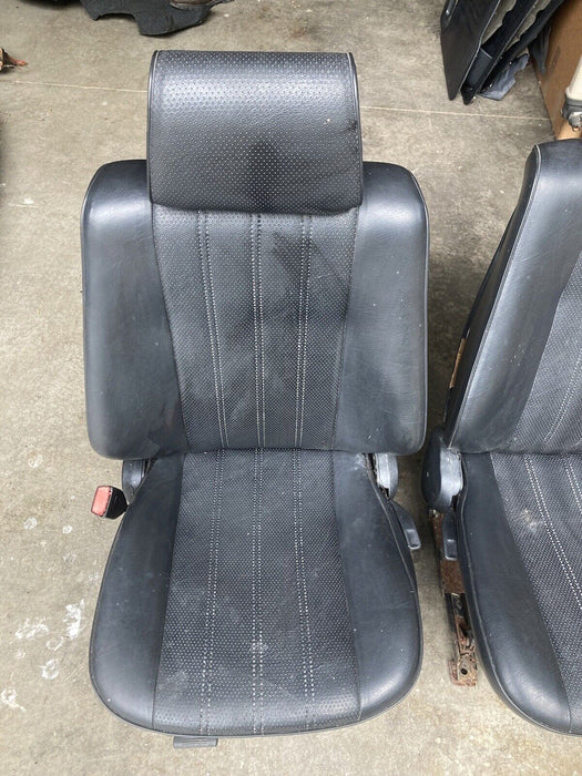 83-91 BMW 325ix 325e 318i 325i E30  Black Front Bucket Seats Sedan #55M