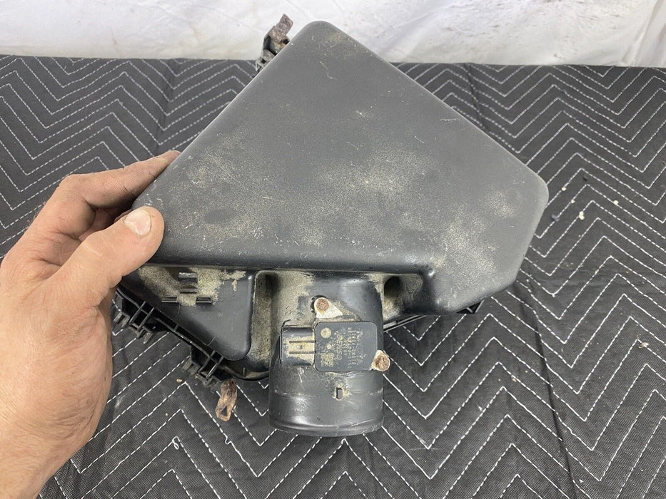 2009-2010 Pontiac Vibe Air Intake Air Cleaner Housing Filter MAF OEM #3090E