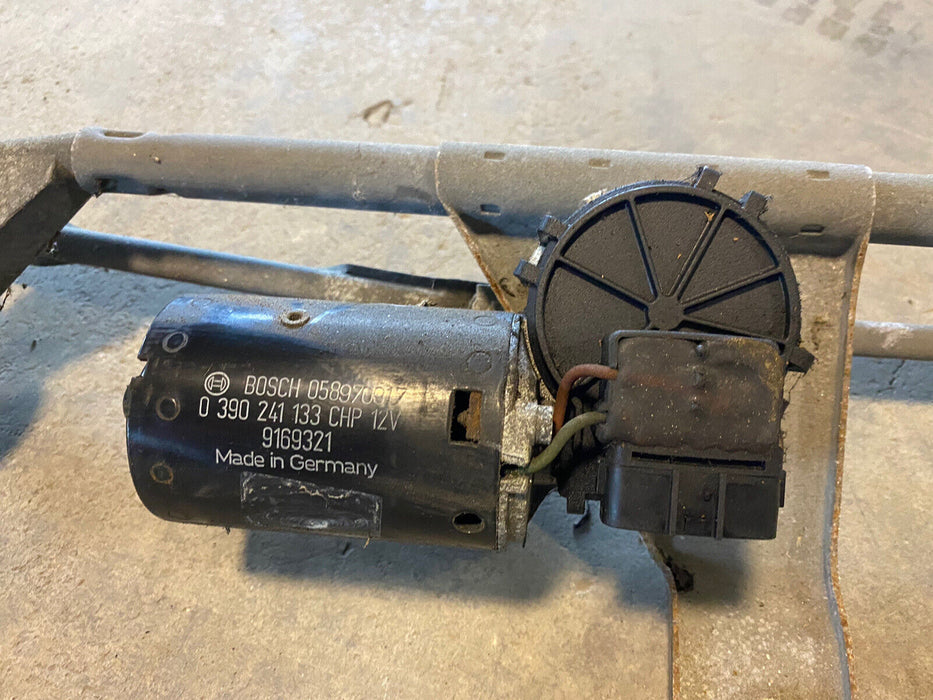 1998-2004 Volvo V70 V70R S70 C70 Windshield Wiper Motor & Transmission #440E