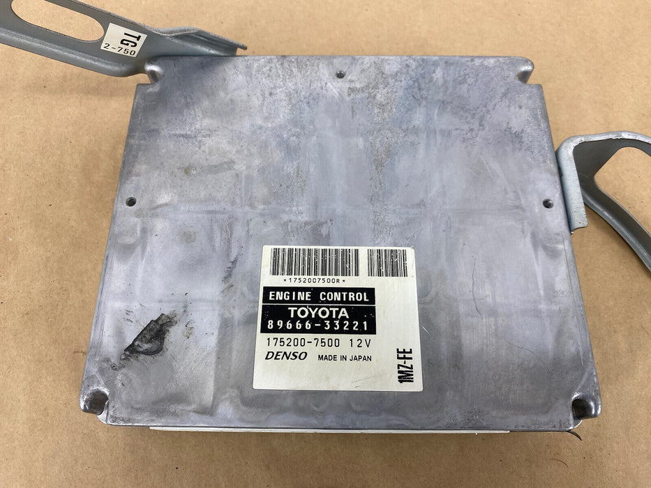 2000-2001 Lexus ES300 ECU ECM Engine Control Module Computer 89666-33221 #2354E