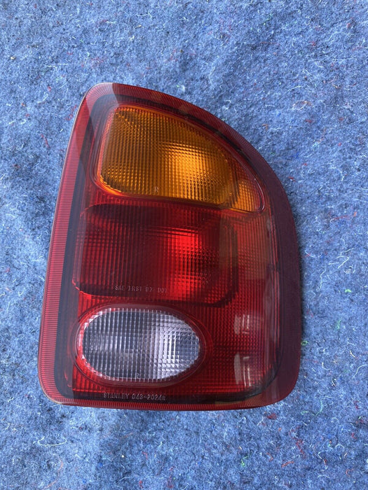 99-01 OEM Right Rear Tail Light Assembly Passenger Side RH ISUZU VEHICROSS #624E