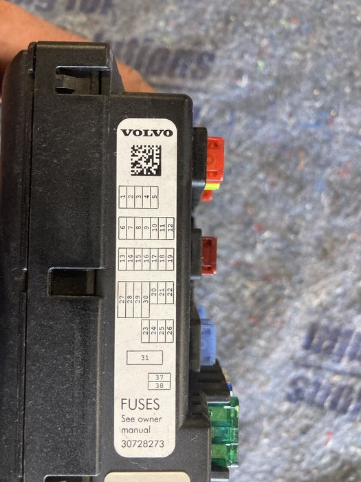 2005-2007 Volvo S60R S60 V70R Fuse Box Module Unit REM  28017881 OEM #1356M