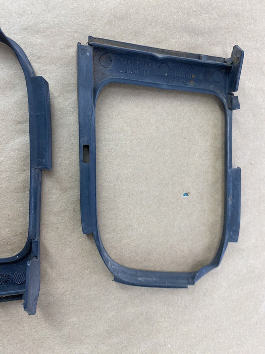 1998-2000 Volvo V70XC V70 S70 Fog Light Trim Bezel Pair L & R 9190410 OEM #2126E