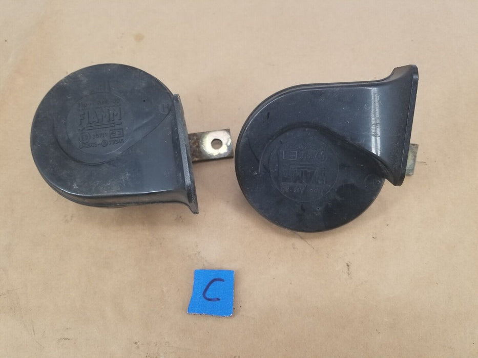 1984-93 BMW E30 318i 325i OEM HORN SET ORIGINAL  #CN553