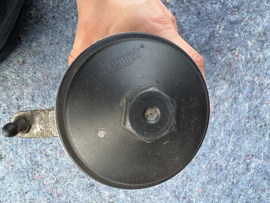 04-09 Audi S4 B7 Oil Filter Housing Assembly Canister Pressure Sensor OEM #260EM