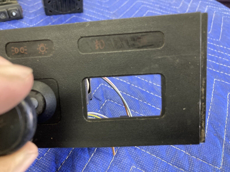 1984-1991 BMW 318i 325i E30 Headlight Switch Control Knob 1370655 OEM #2563M