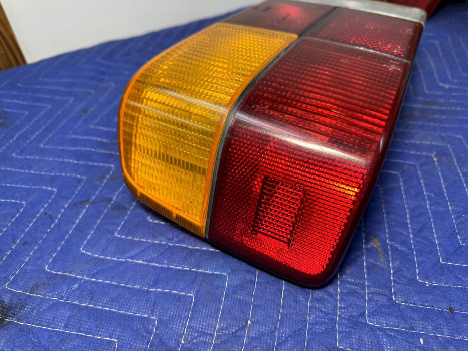 1979-1984 Volvo 240 242 244 Sedan 5 Panel Tail Light Left Rear Lamp OEM #3293E