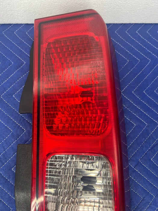 2006-2010 Hummer H3 RH Passenger Right Tail Light Assembly 16532642 OEM #1357EM