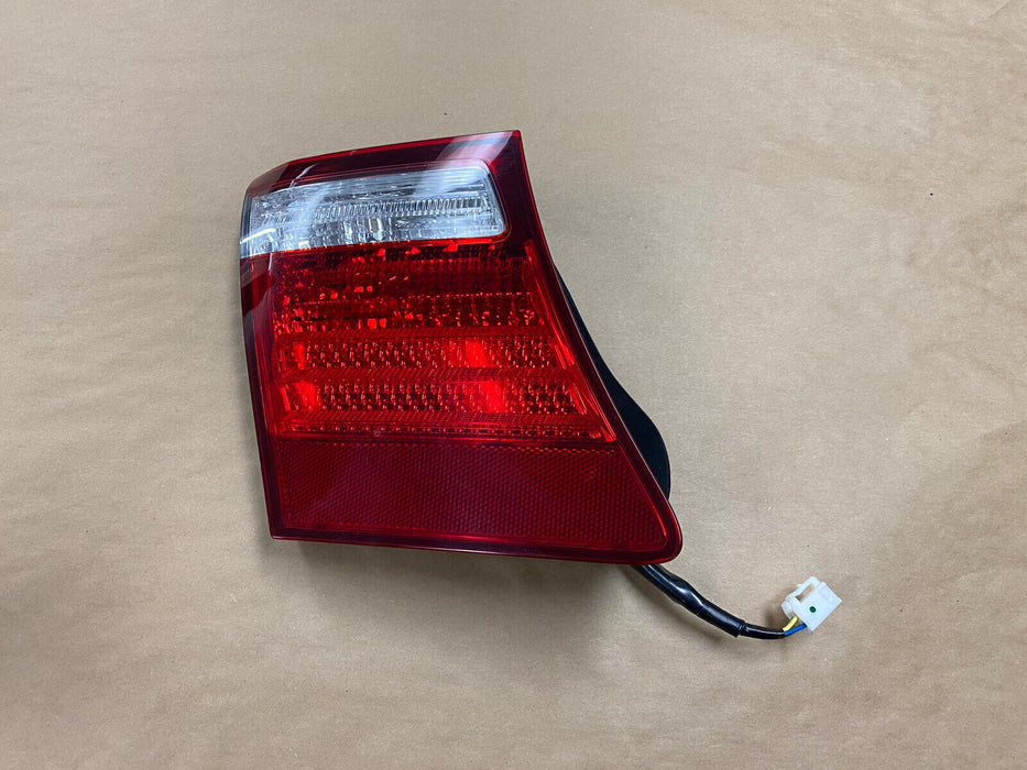 2007-2009 Lexus LS460 LS460L Rear Left Driver Inner Tail Light Deck #2091EJ