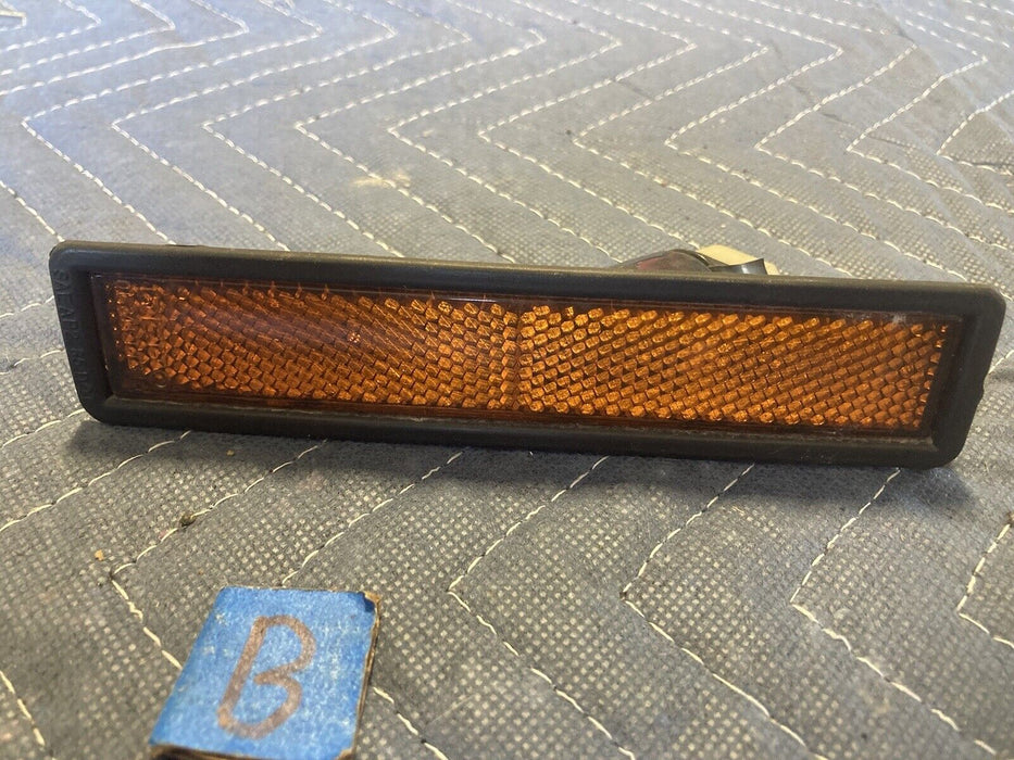 88-96 BMW E34 5 Series 525i 535i Front Side Marker Light 08-344-1408 OEM #1998M