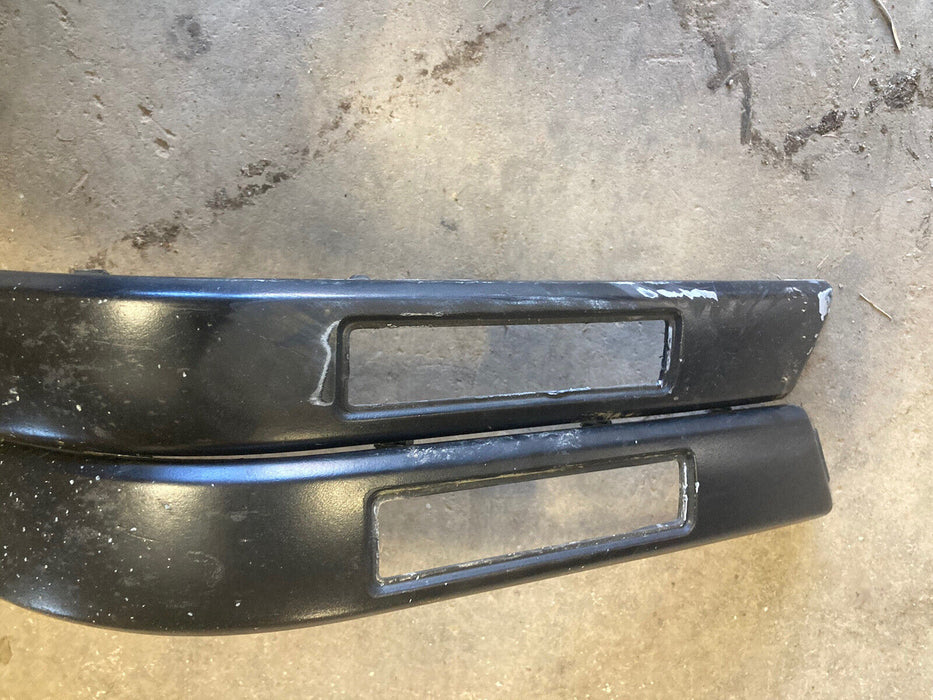 1988-1996 BMW E34 5 Series 525i 535i Front LH RH Bumper Trim 12 944 336 #1983M