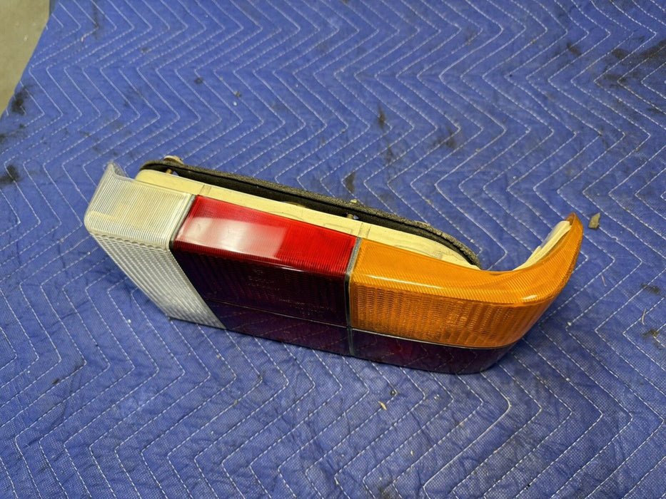 1979-1984 Volvo 240 242 244 Sedan 5 Panel Tail Light Right Rear Lamp OEM #3290E