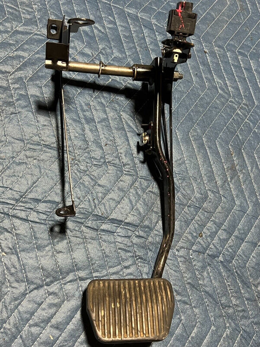 1998-2000 Volvo V70R S70 V70 Brake Pedal Bracket Assembly w/ Light Switch #87EM