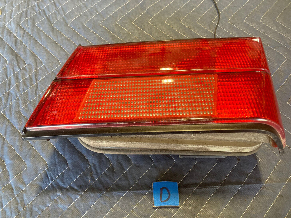 1988-1996 BMW E34 5 Series 525i 535i Right Rear Tail Light RH Trunk OEM #2019M