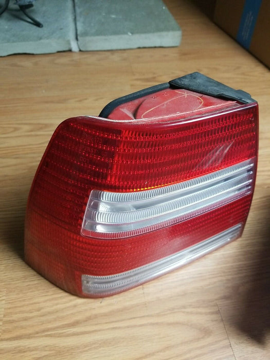 2001-2005 01-05 VW Volkswagen PAIR REAR TAIL LIGHTS TAILIGHTS RED OEM #146CN