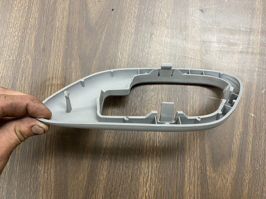 1995-2002 Chevrolet Left Driver Door Handle Cover Trim Bezel 15708077 OEM #1292E