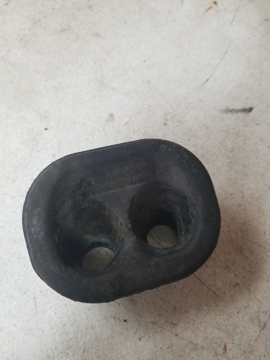 2001-2006 E46 BMW 330XI OEM RUBBER GROMMET FOR WATER PIPE RADIATOR  #300CN