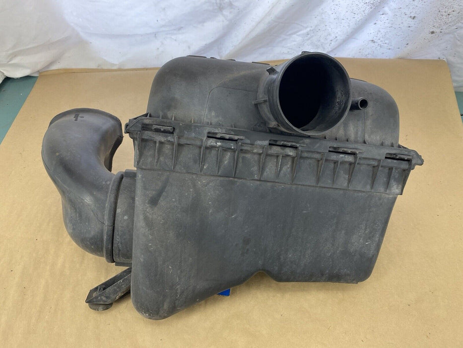 2001-2003 DODGE DAKOTA V8 AIRBOX ASSEMBLY MAGNUM 53031770AB 53032083A #2450E