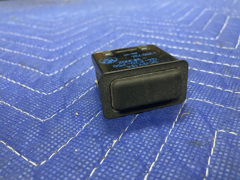 1984-1991 BMW 318i 325i E30 Circuit Breaker Switch Button 1370724 OEM #2538M
