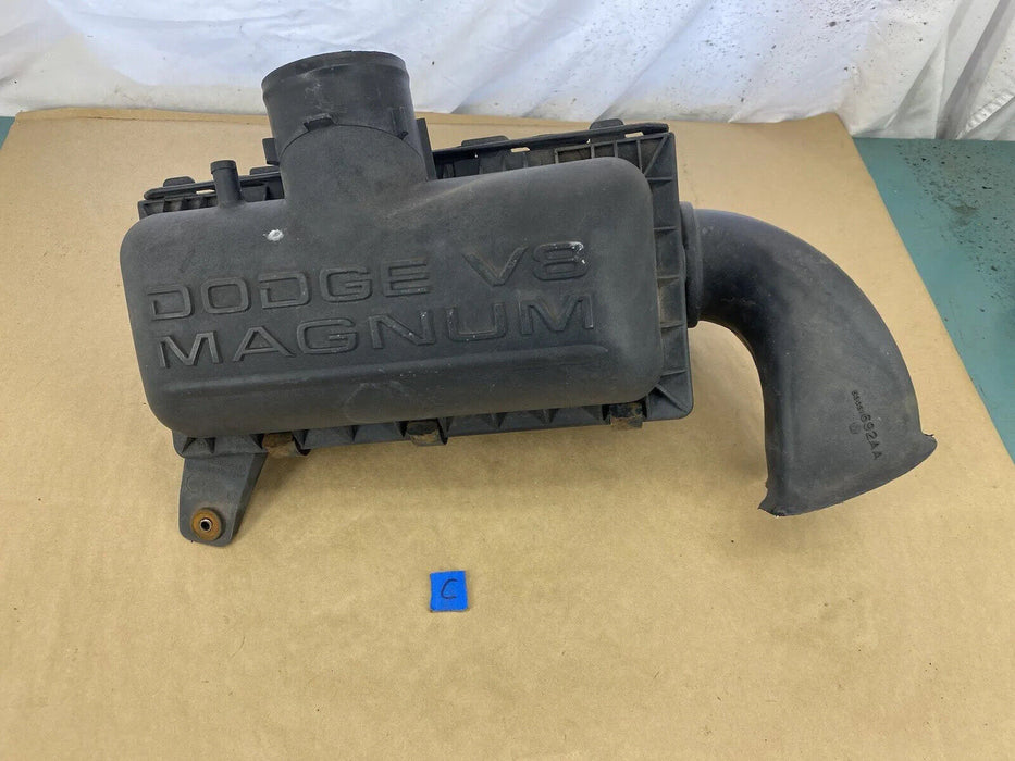 2001-2003 DODGE DAKOTA V8 AIRBOX ASSEMBLY MAGNUM 53031770AB 53032083A #2450E