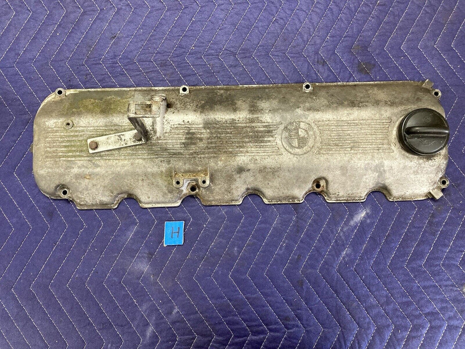 1984-1991 BMW 318i 325i E30 Engine Valve Cover Head Top  OEM #2577M