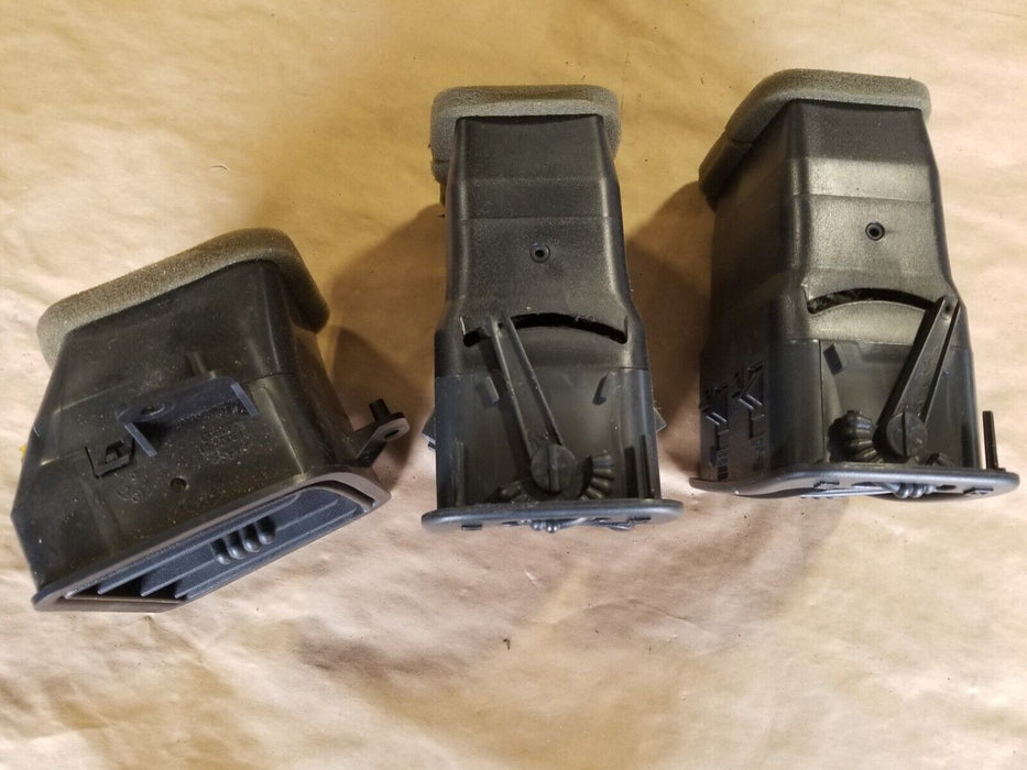 1999-2007 CHEVY 1500 SILVERADO SIERRA OEM SET OF THREE VENTS LOUVRES DASH #824CN