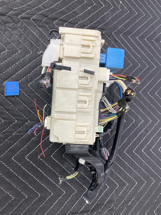 2009-2010 Pontiac Vibe Interior Cabin Fuse Box Relay Block 82730-01031 OE #3112E