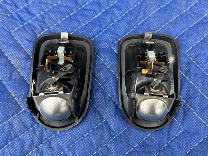 1979-1985 Mercedes 300SD W126 C-Pillar Vanity Reading Lights 1268200401 OE#325EM